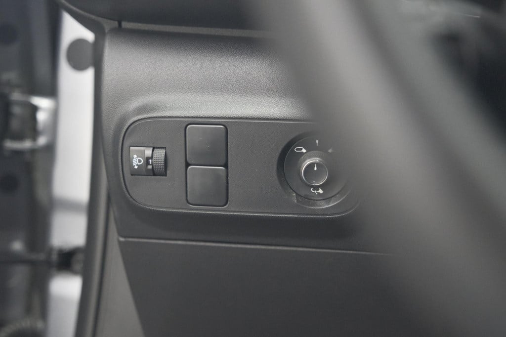 Citroen C3 puretech 110 shine | camera | navigatie | apple carplay | parkee