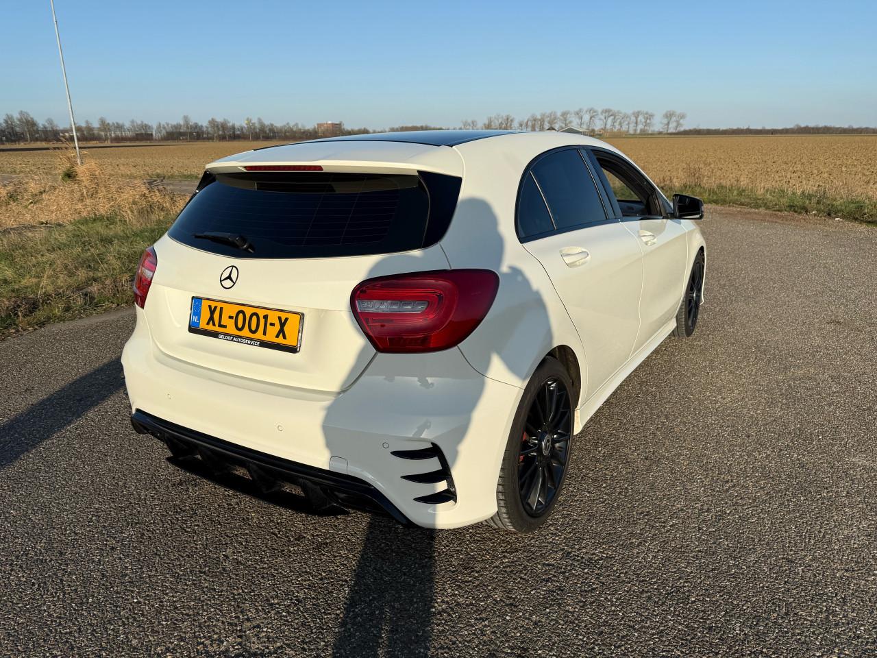 Mercedes-Benz A klasse A180 1.6 2013 Wit AMG pakket