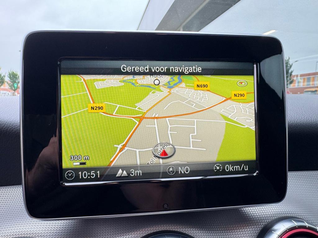 Mercedes-Benz Cla 200 urban automaat , apple-carplay , achteruitrijcamera ,