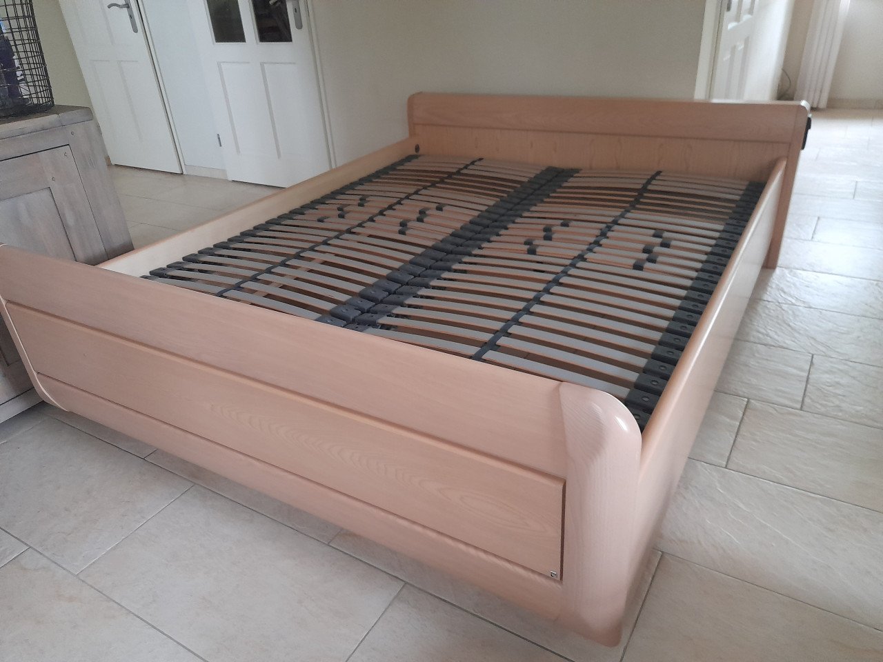 Verstelbaar 2 persoons  bed 160 x200 (in goede nette staat )