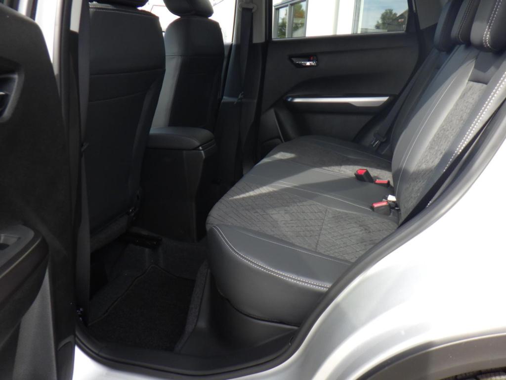 Suzuki Vitara 1.5 hybrid style