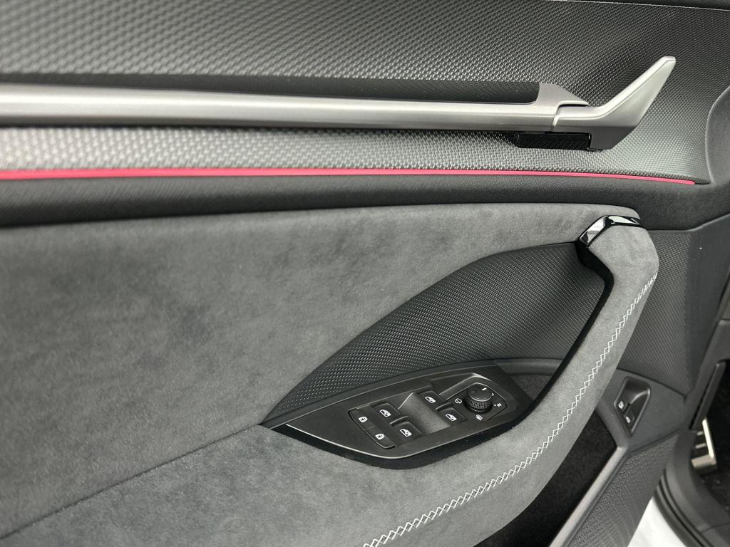 Skoda Kodiaq sportline business 1.5 tsi phev 150 kw / 204 pk su