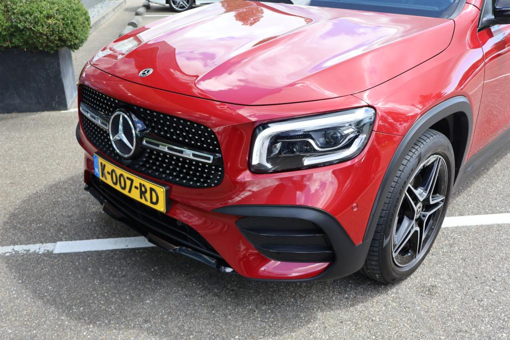 Mercedes-Benz Glb 200 business solution amg 163 pk i panoramadak i trekhaak