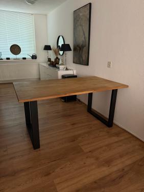 Eetkamertafel