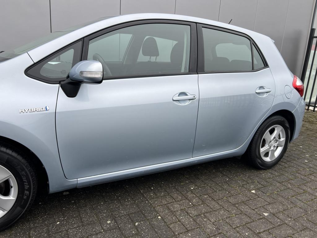 Toyota Auris 1.8 full hybrid asp.
