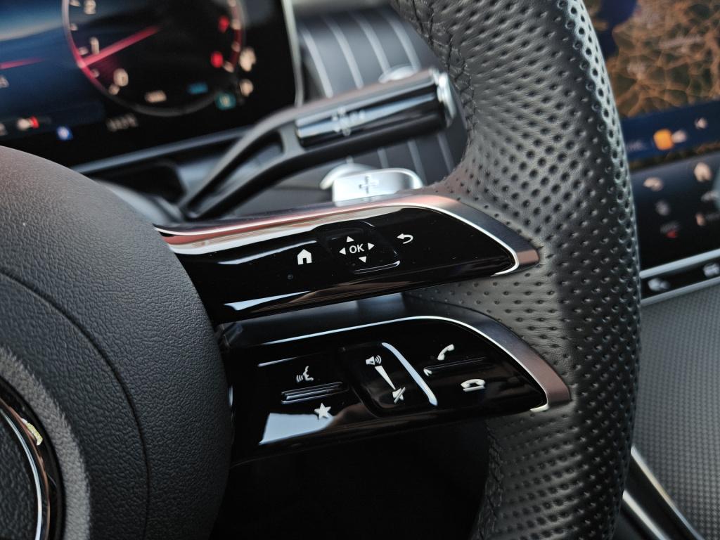 Mercedes-Benz Glc 200 4matic amg line | acc | camera | carplay