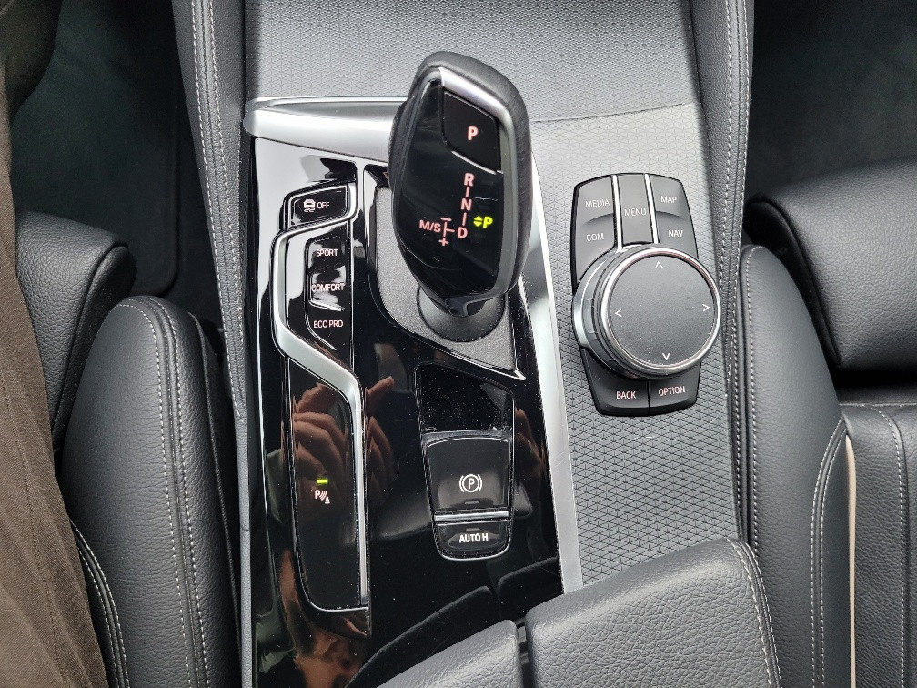 BMW 5 Serie touring 520i m-sport business edition plus - camera / trekhaak