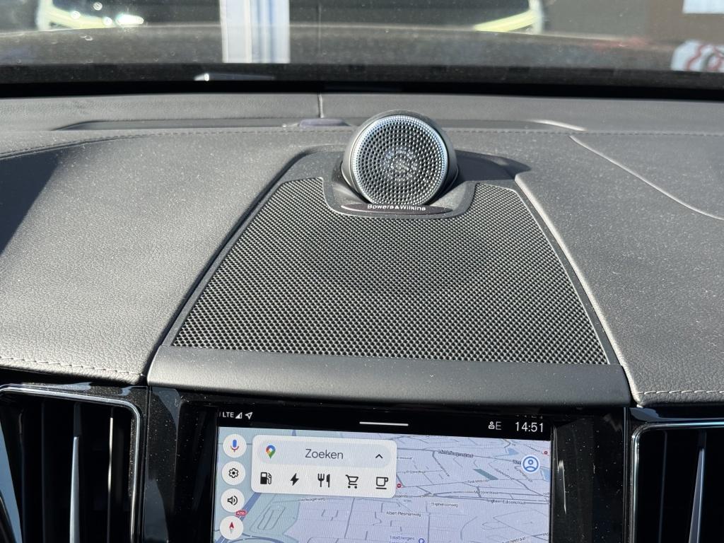 Volvo XC60 t8 455pk recharge ultra black edition| full options! luchtvering