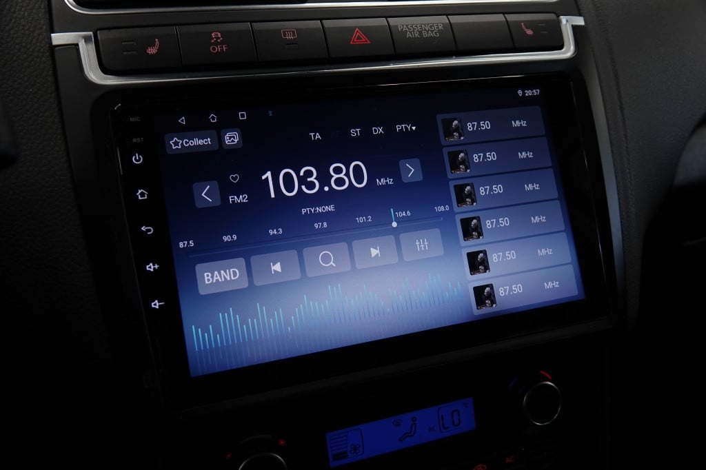 Volkswagen Polo 1.4-16v highline | carplay | cruise | xenon | pdc |