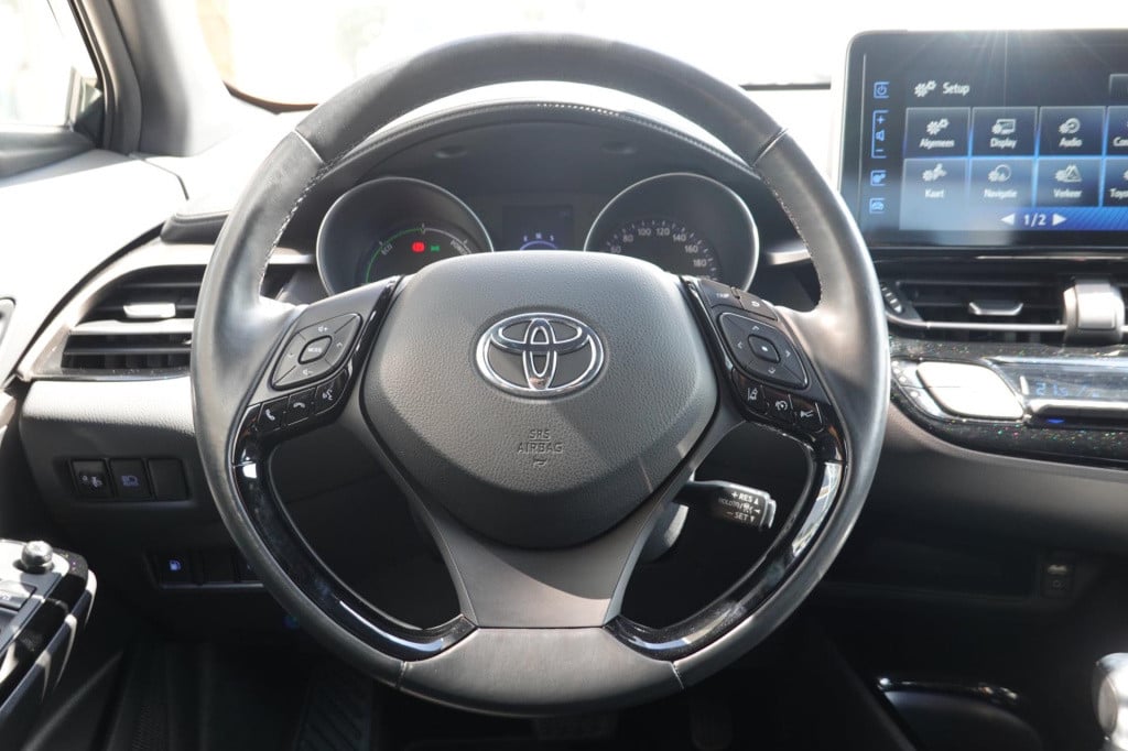 Toyota C-hr 1.8 hybrid adventure