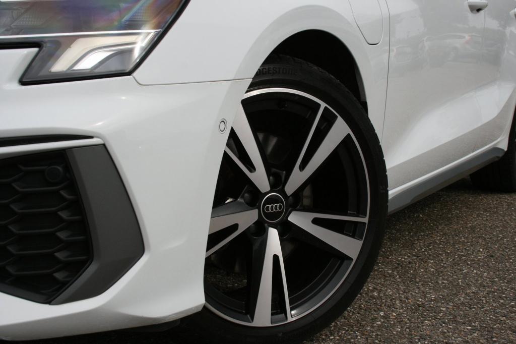 Audi A3 sportback 40 tfsi e s-line / pano / leer / matrix / camera / b&o