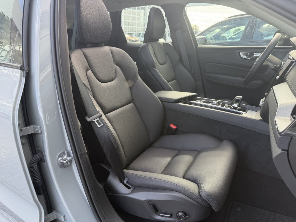 Volvo XC60 t6 398pk recharge ultra dark| panodak| 360camera| adap.cruise| t
