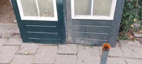 2 deuren van blokhut