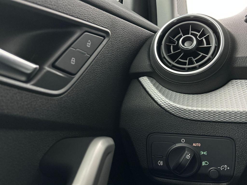 Audi Q2 pro line 35 tfsi 110 kw / 150 pk hatchback 7 versn