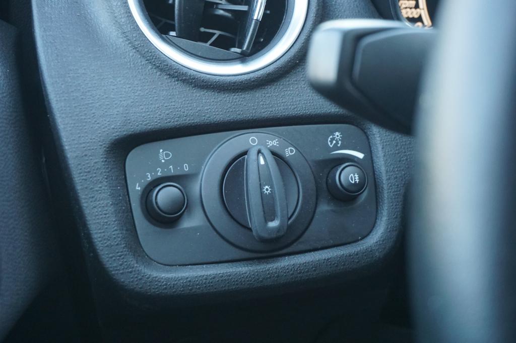 Ford Fiesta 1.0 style airco / navi / cruise / elektr. ramen / nap / apk t/m