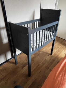 Wiegje / babybedje antraciet incl matras