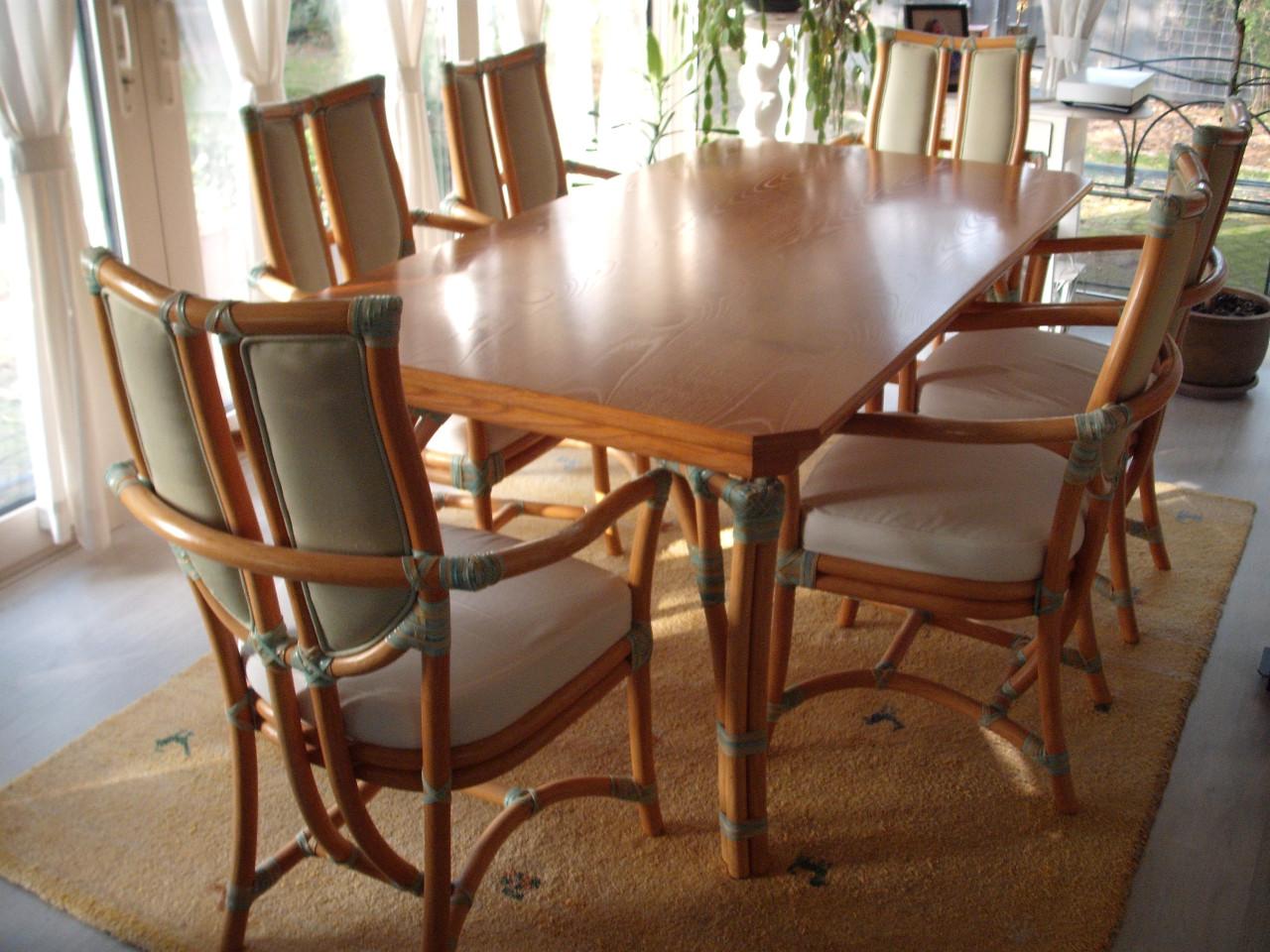 Rotan eethoek met 6 stoelen