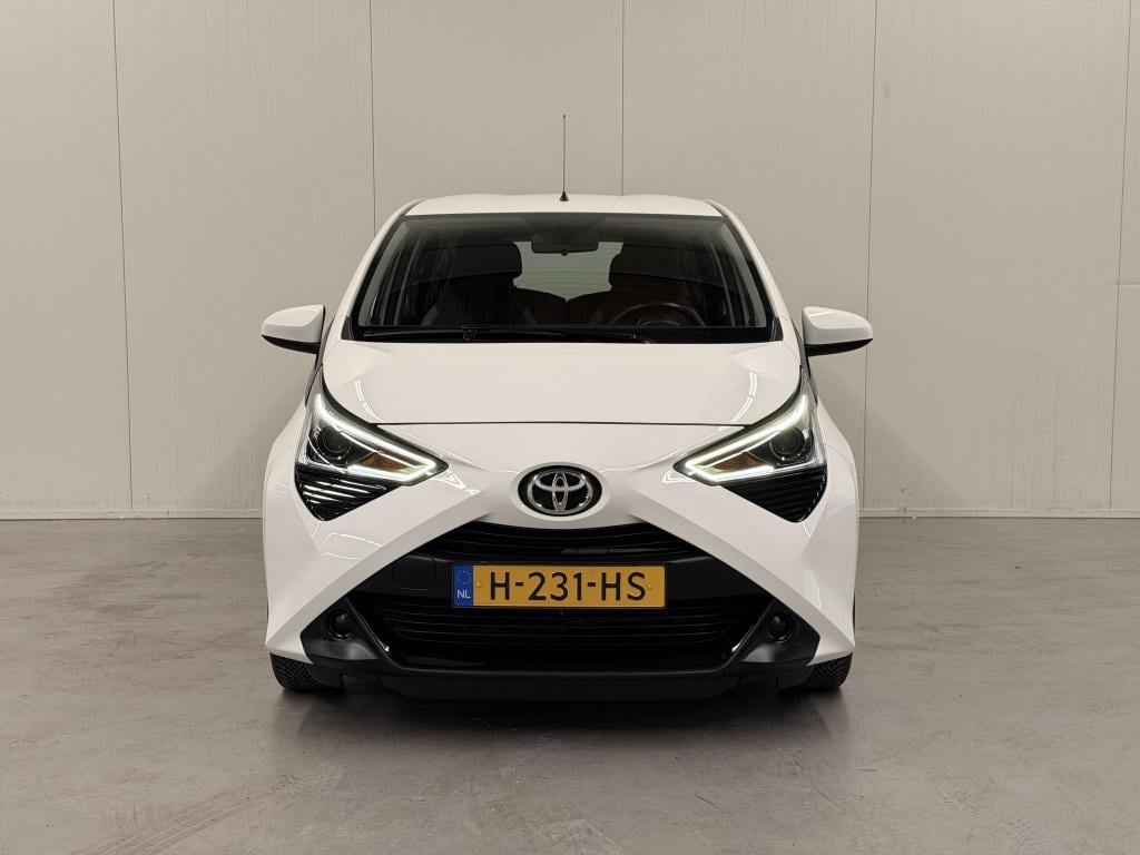 Toyota Aygo 1.0 vvt-i x-play| camera| carplay| cruise| airco