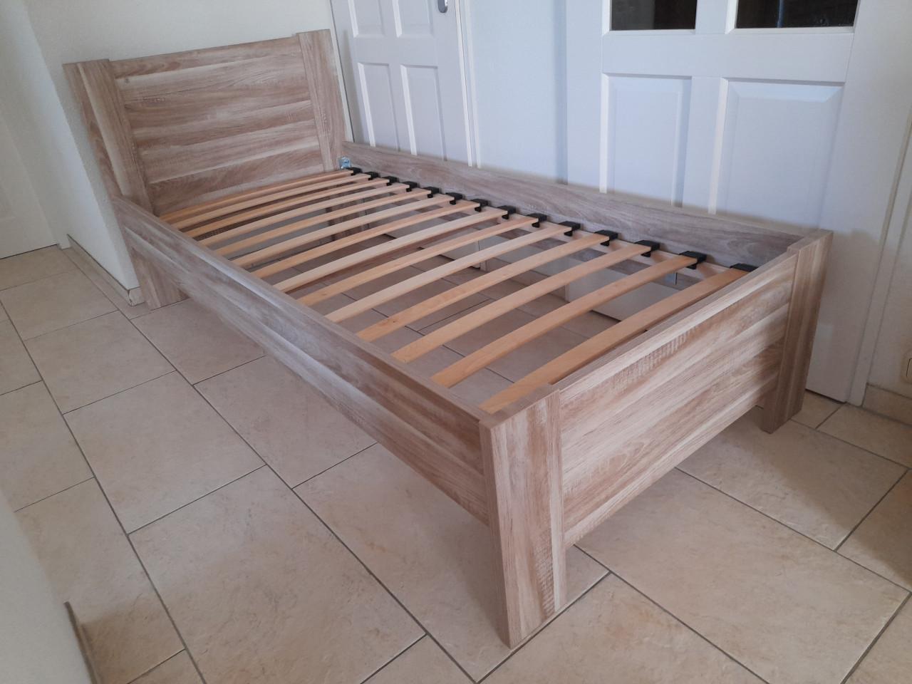 1 Persoons bed ( z.g.a.n. ) 90 x 200