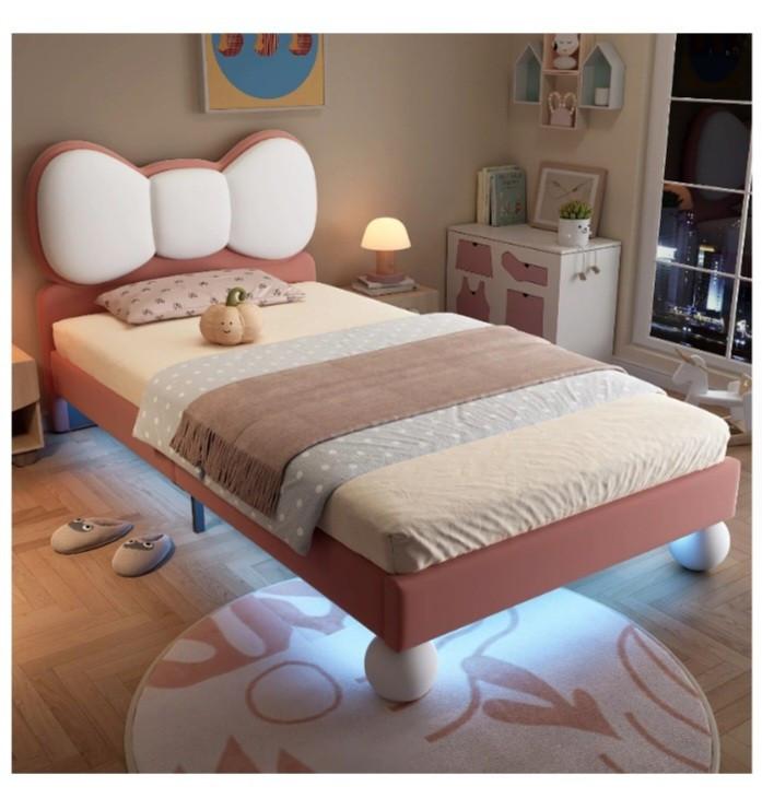 Strikjes bed met LED z.g.a.n.