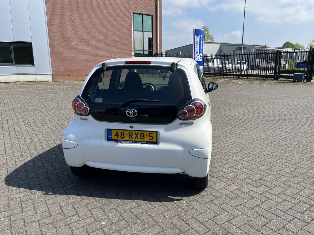 Toyota Aygo 1.0-12v cool 50 dkm