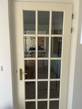 Binnendeur met facet beglazing