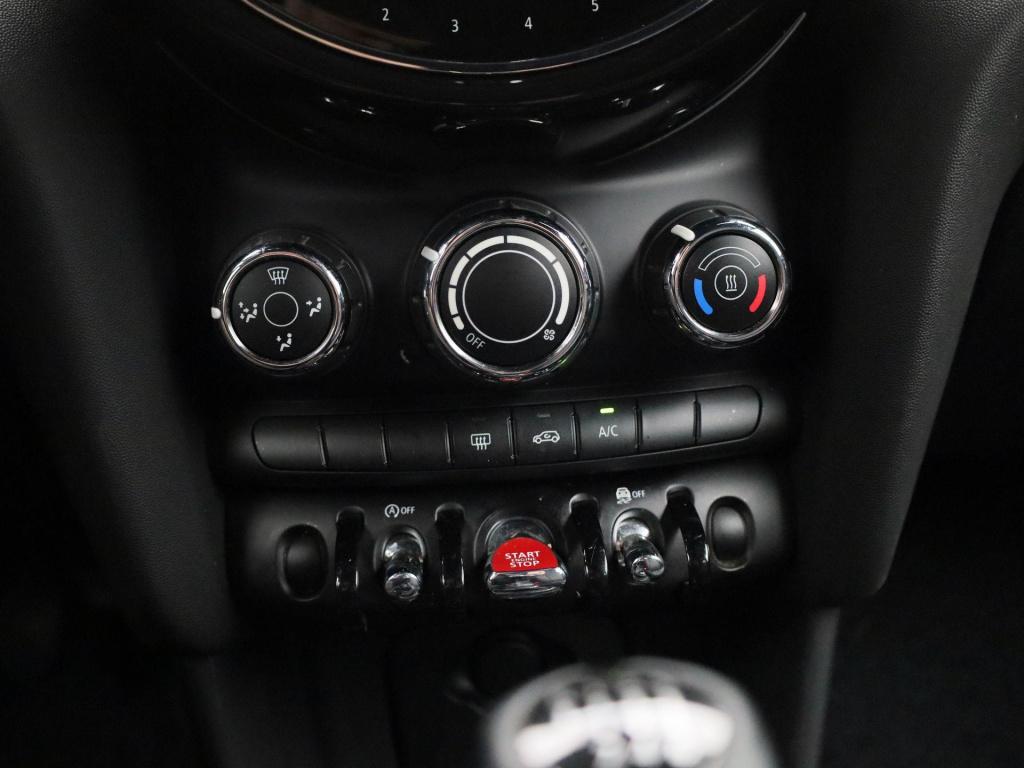 Mini 3-deurs 1.5 cooper essential | navigatie | black pakket | parkeer sens
