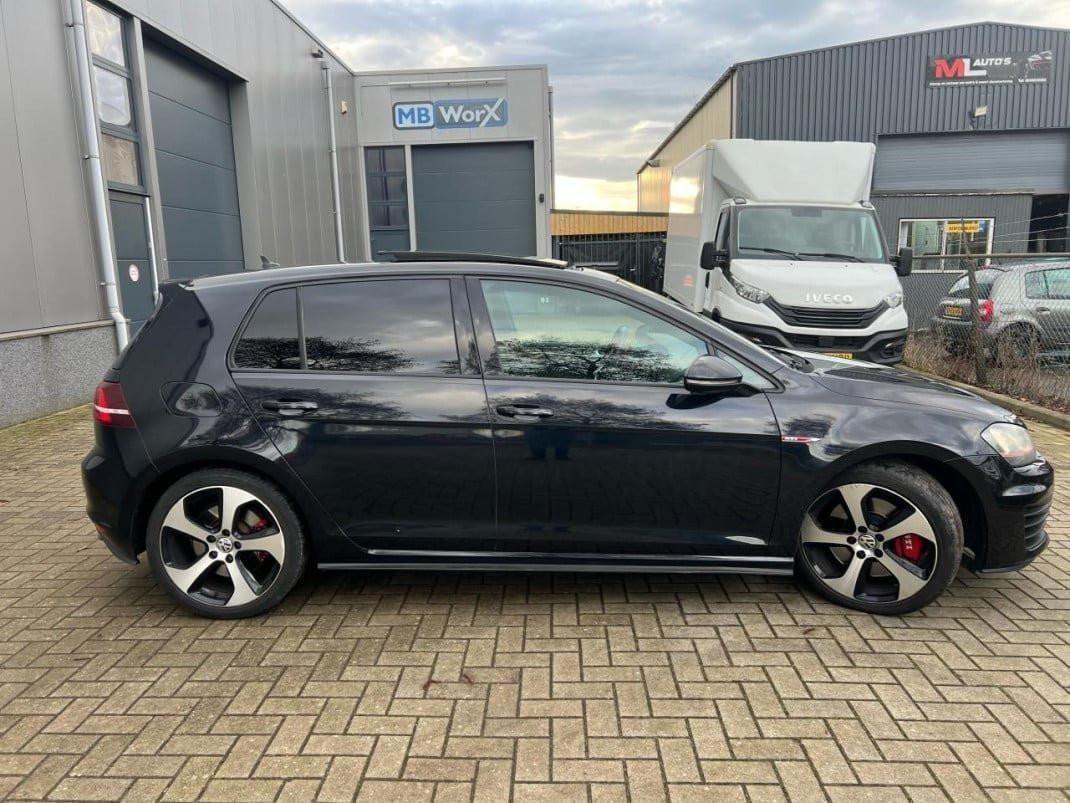 Volkswagen Golf 2.0TSI GTI Perfomance