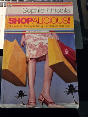 Boek 'Shopalicious!' van Sophie Kinsella. .