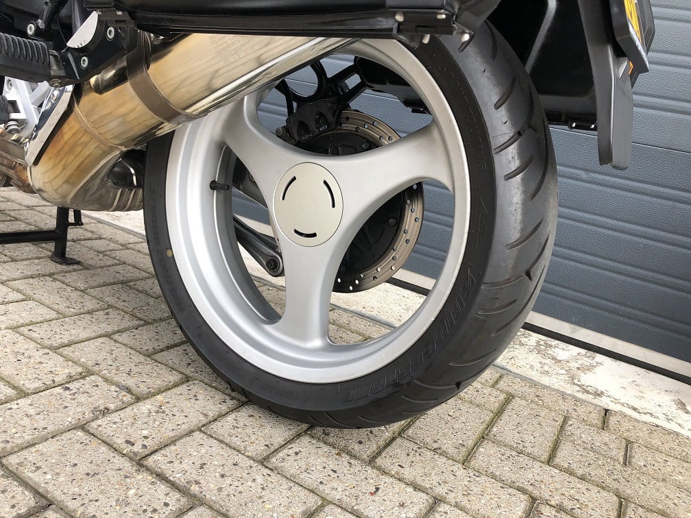 BMW R1100R, nieuwstaat met 60dkm, koffers, onderhoud net uitgevoerd €2350,-