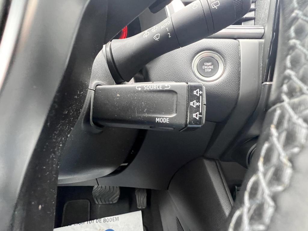 Renault Captur 1.3 tce 140 aut, intens met vele opties, camera, zelf sturen