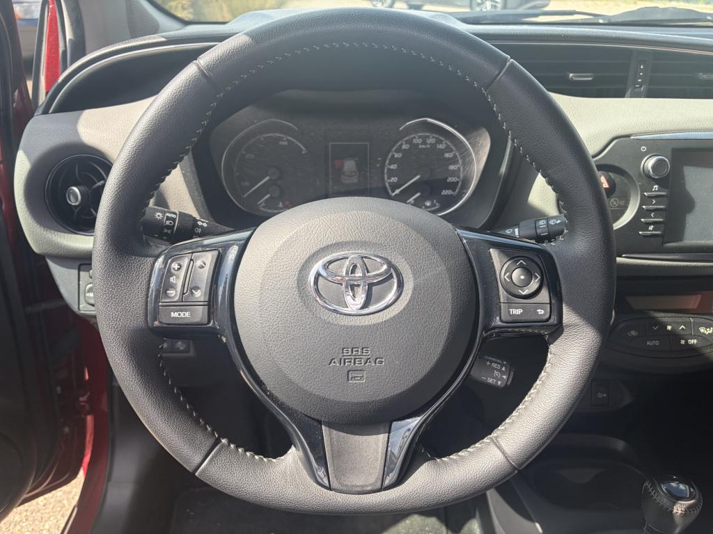 Toyota Yaris 1.5 hybrid dynamic | navi | climate | camera!