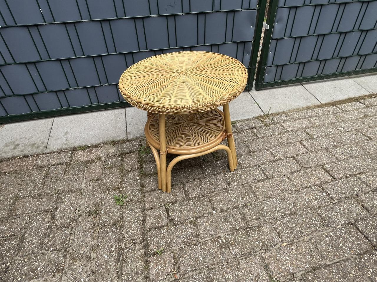 Rotan tafeltje