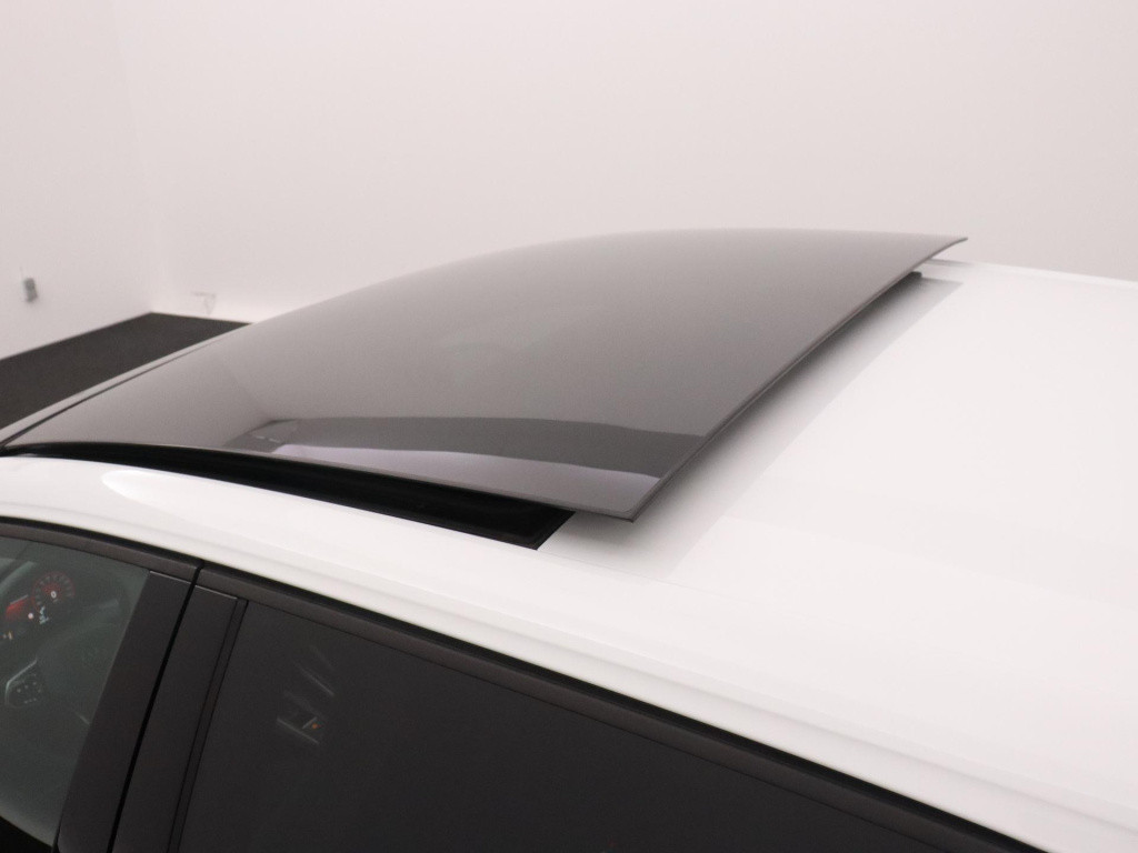 Volkswagen Golf 1.5 etsi r-line business | camera | navigatie | apple carpl