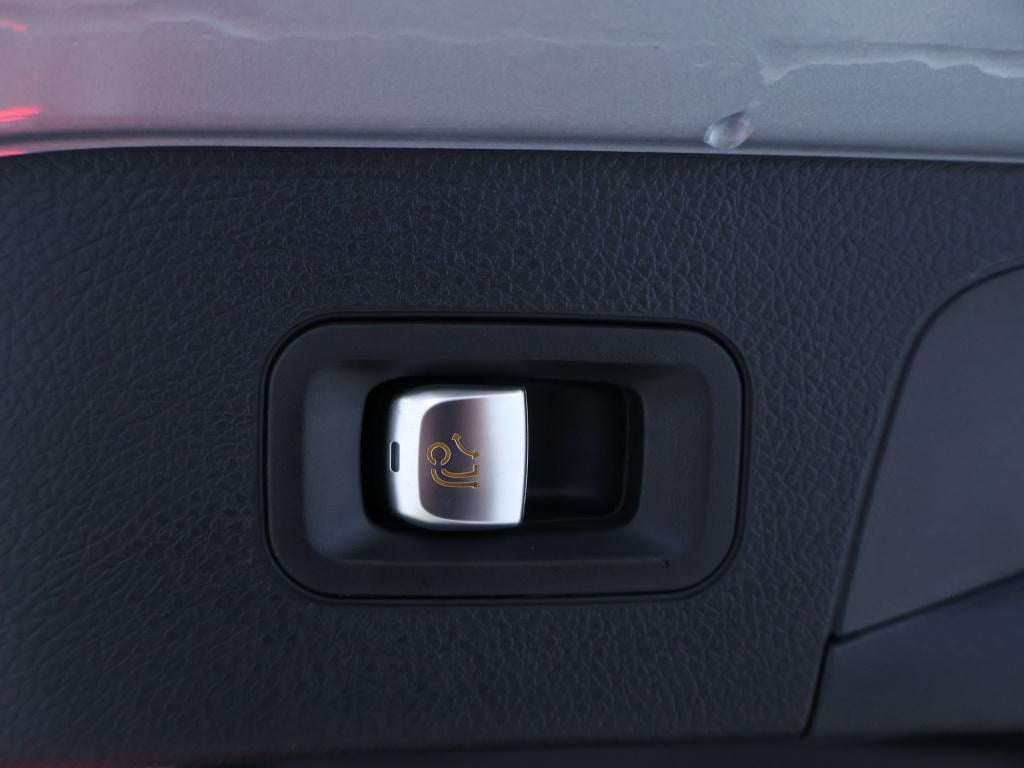 Mercedes-Benz Eqc 400 4matic luxury line 80kw | panoramadak | stoelverwarmi