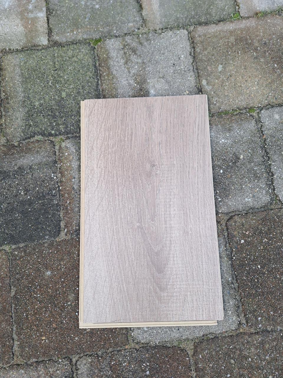 Mooie partij laminaat (ca. 25m²) – Hoge kwaliteit – Zo goed als nieuw!