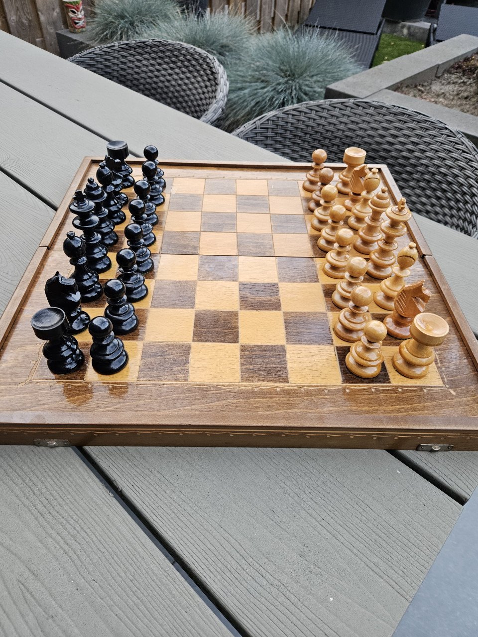 Prachtig groot opvouwbaar vintage houten schaakspel in zeer nette staat