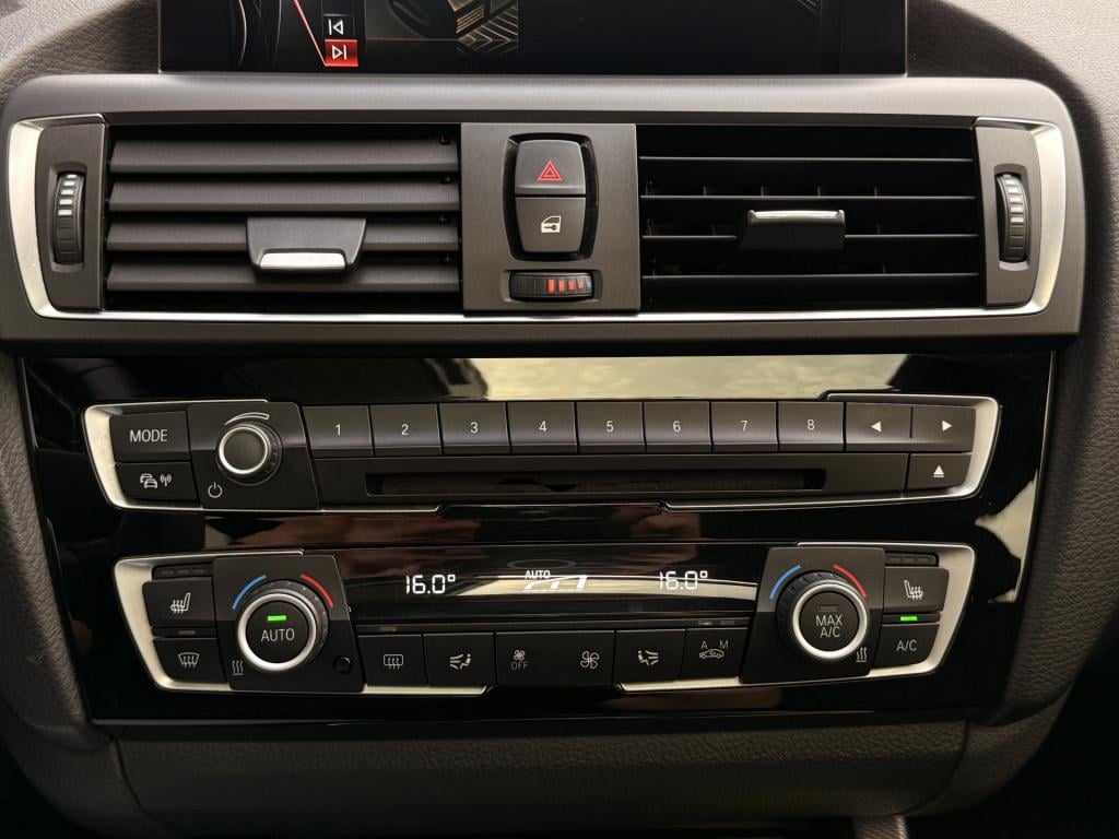 BMW 1 Serie m135i m-performance | schuifdak| navi | cruise | performance ui