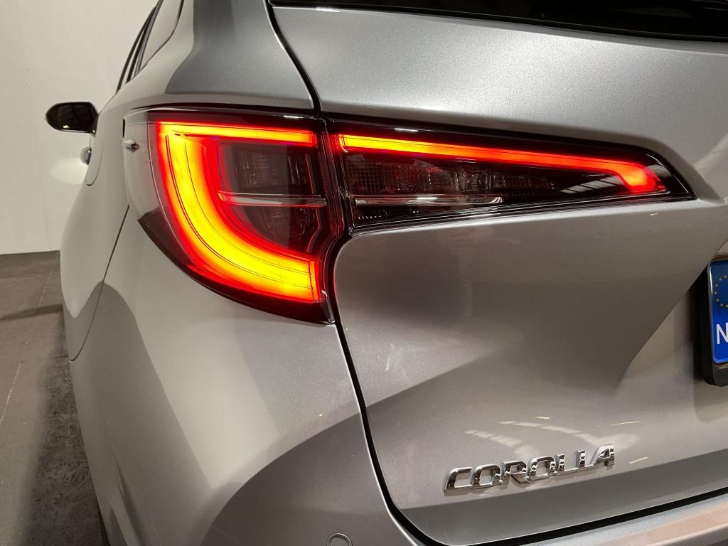 Toyota Corolla Touring Sports 1.8 hybrid executive | navi | bi-tone | camer