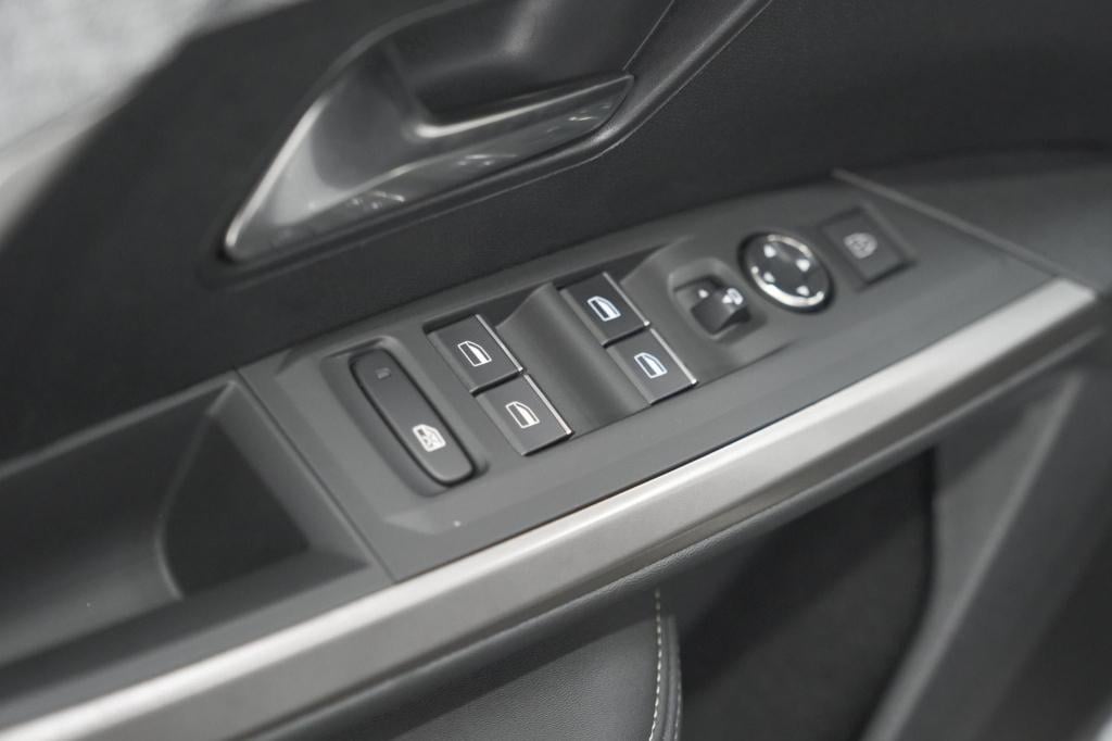 Peugeot 3008 1.2 hybrid 145 gt | panoramadak | focal hi-fi | 360 camera | e