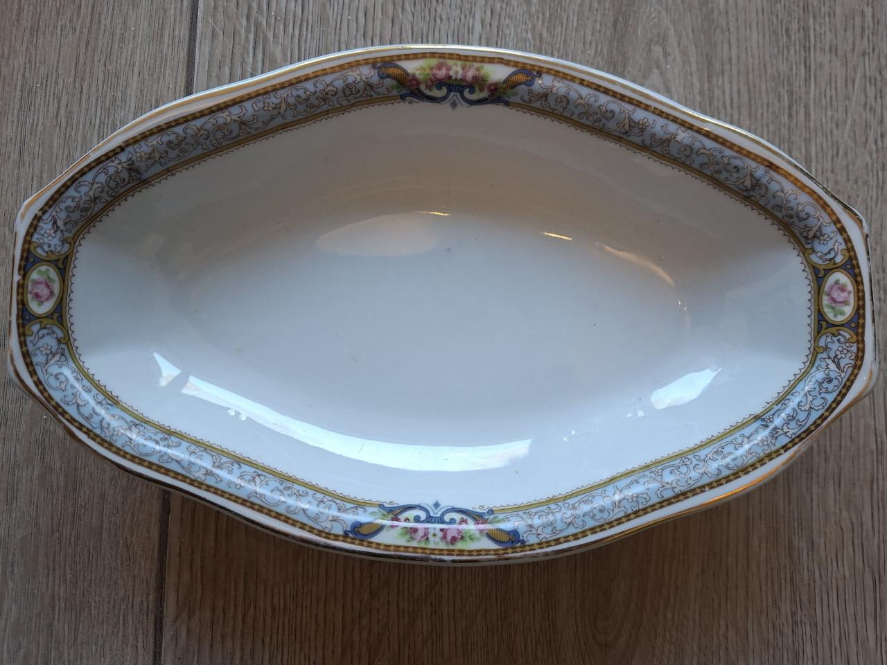 Antiek porselein servies in uitmuntende staat