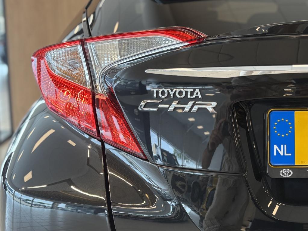 Toyota C-hr 1.2 first edition