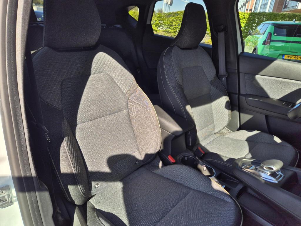 Renault Captur 1.3 mild hybrid 160 edc automaat techno camera, stoel/stuur 