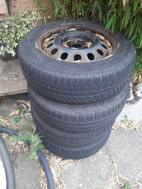 Oude auto banden