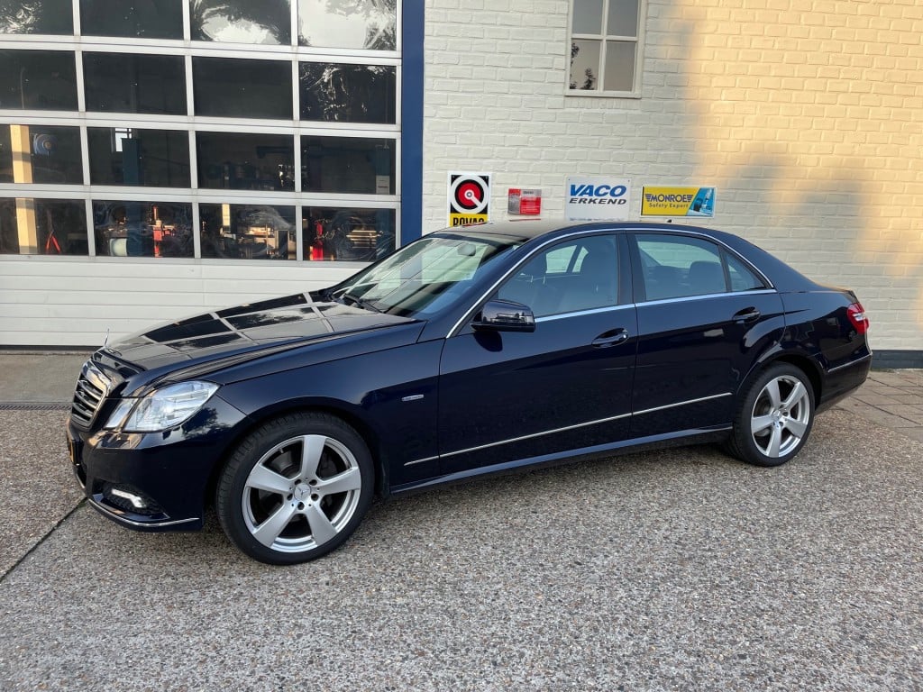 Mercedes-Benz E-Klasse e350 avantgarde / luchtvering