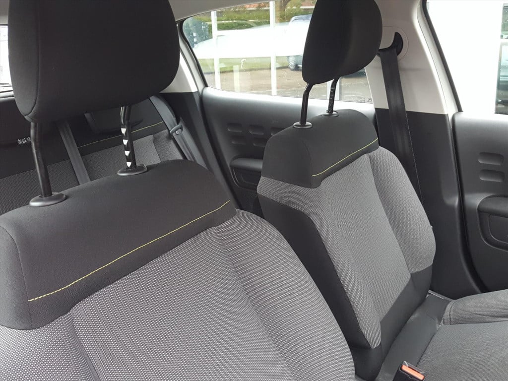 Citroen C3 shine 1.2 pt-110pk automaat navigatie via apple carplay & androi