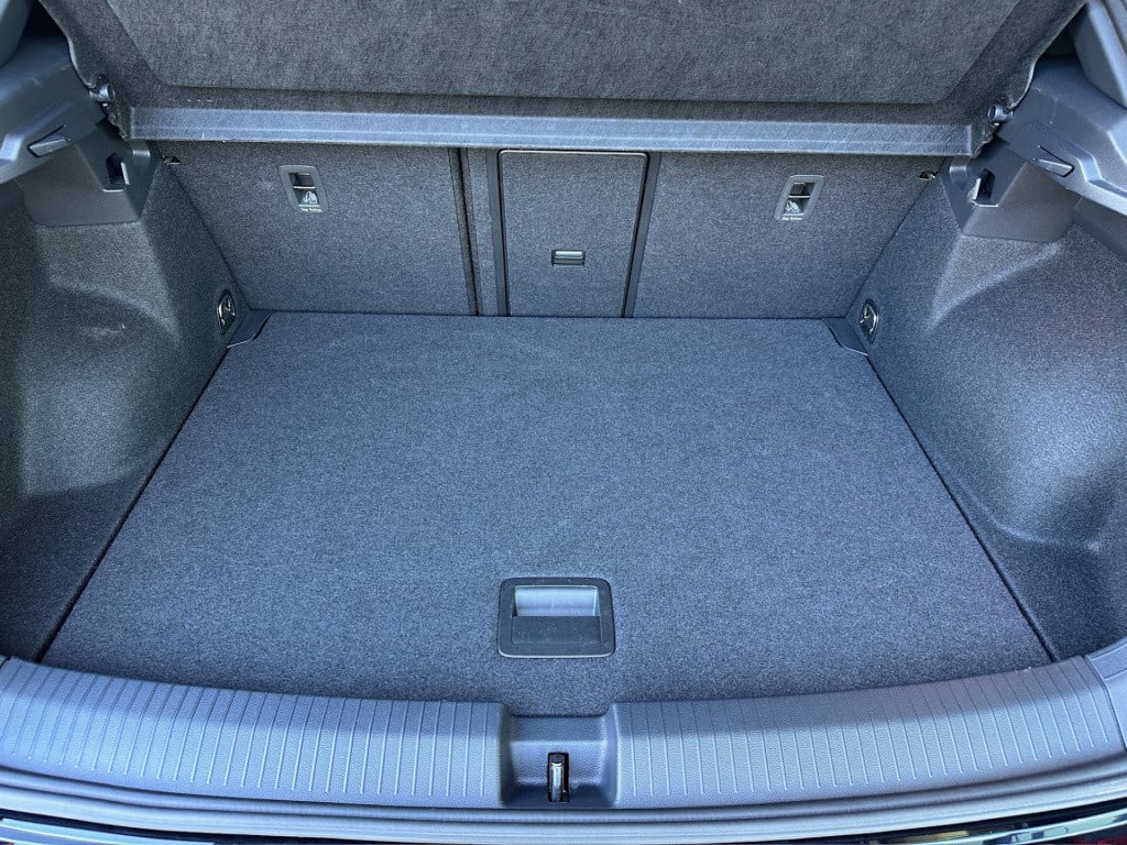 Volkswagen T-roc 1.5 tsi 150pk r-line | black style | keyless | navi | adap
