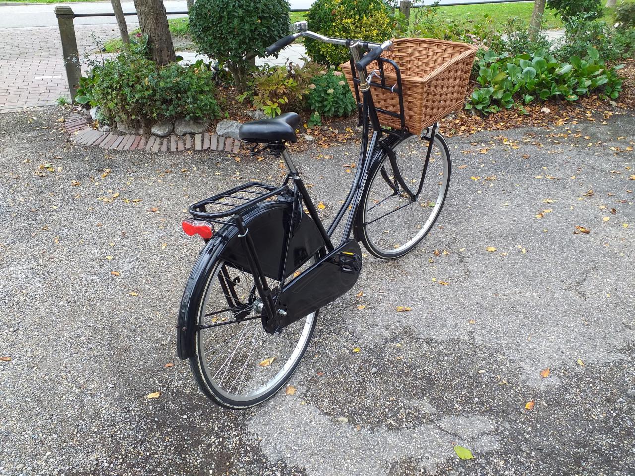 """"MOOIE OMAFIETS"WEINIG GEBRUIKT MET  MAND""""