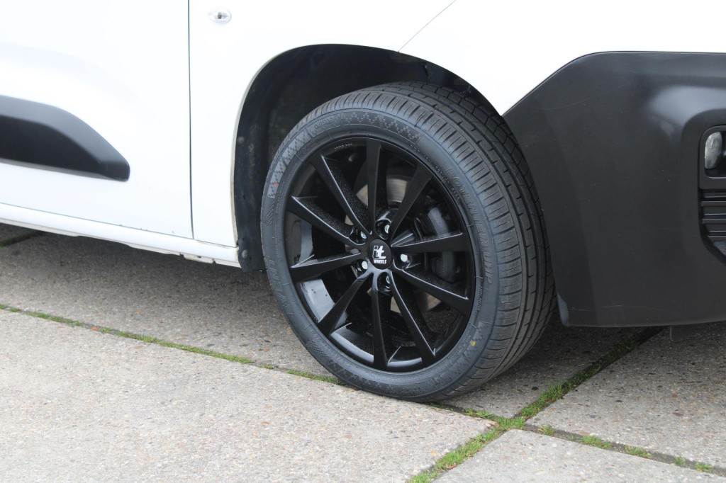 Citroen Berlingo 1.6 bluehdi club airco / cruise controle / navi / euro 6