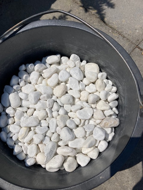 Witte kiezelstenen Carrara